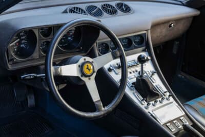  18万4000ユーロ（邦貨換算約2945万円）で落札されたフェラーリ「365GTC/4」（C）Courtesy of RM Sotheby's