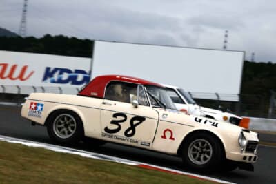 ダットサン フェアレディ2000：大村さんはヒストリックマスターズレースで好リザルトを残している