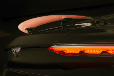 ベントレー バトゥール ザ・ブラックローズ:顧客とマリナーのデザインチームが協力して生み出したモデル