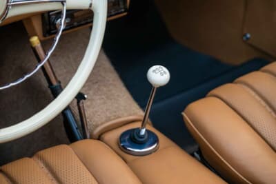 132万5000ドル（邦貨換算約2億670万円）で落札されたメルセデス・ベンツ「300SL ロードスター」（C）Courtesy of RM Sotheby's