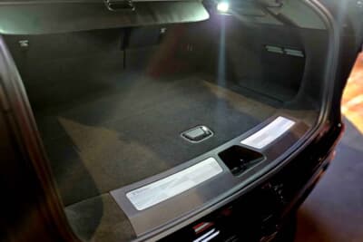 キャデラック リリック：ラゲッジ容量は5人乗車時で793L、後席を畳んだ状態状態では1722Lを実現する