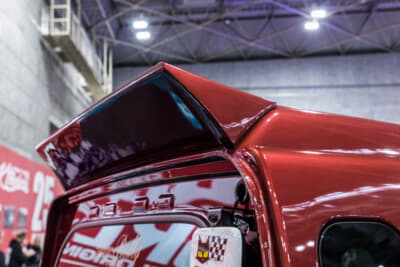 K-BREAKのダイハツ ハイゼットジャンボ 後期型：キャビンのルーフ後端にはルーフウイングを装着