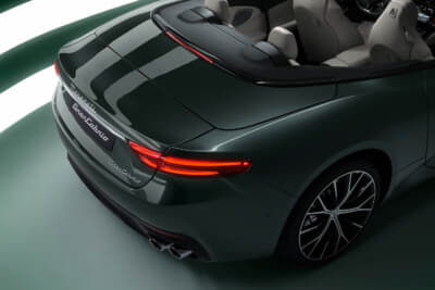 マセラティ グランカブリオ:ボディカラーはヴェルデ ジャーダ