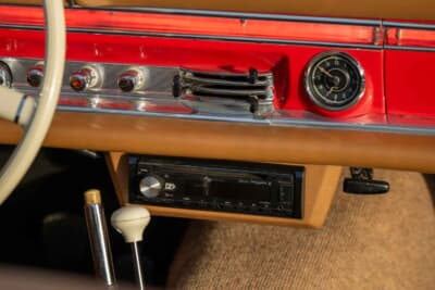 132万5000ドル（邦貨換算約2億670万円）で落札されたメルセデス・ベンツ「300SL ロードスター」（C）Courtesy of RM Sotheby's