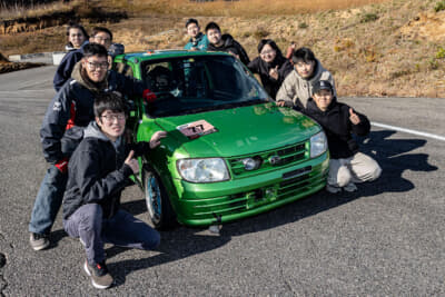 学生クラスがあるのも特徴。77号車 TGUAC ミラは決勝5位だった