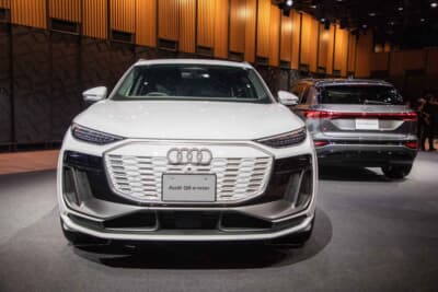 アウディ Q6 e-tron：ひと目でQ6とわかるフロントグリル