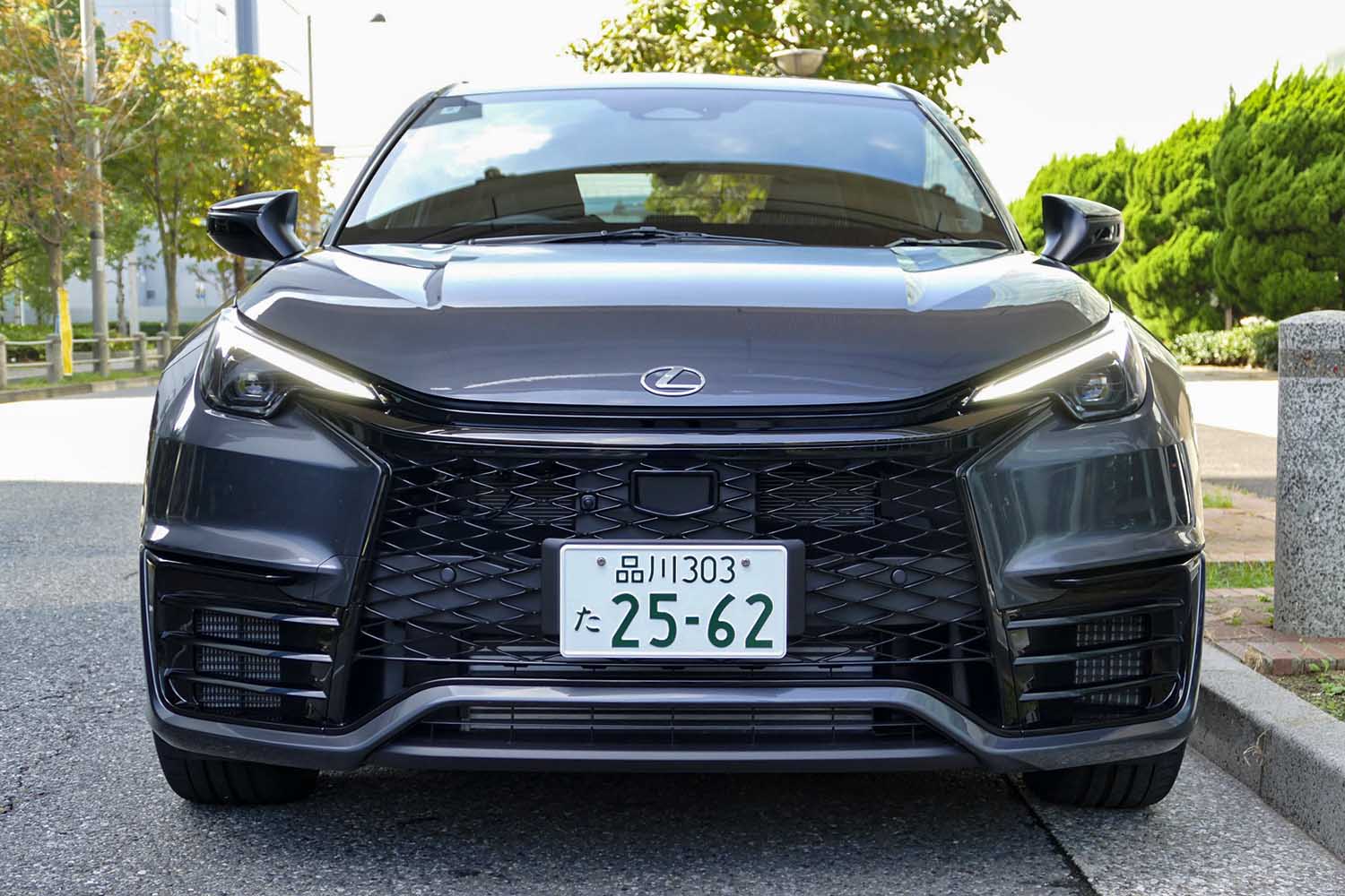 レクサス「LBX」が「スピンドルグリルをぶっ壊した」理由とは