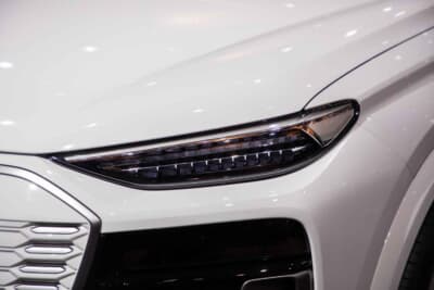 アウディ Q6 e-tron：ヘッドライトは計61個のLEDセグメントを装備し、最大8パターンのライティングを選択可能となる