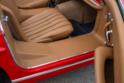 132万5000ドル（邦貨換算約2億670万円）で落札されたメルセデス・ベンツ「300SL ロードスター」（C）Courtesy of RM Sotheby's