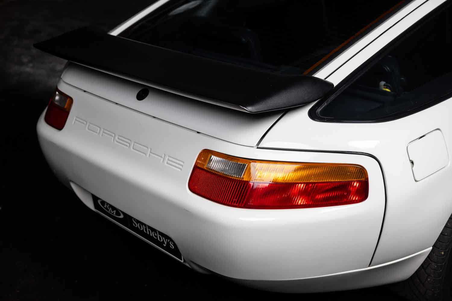 24_AMW_250313Porsche-928-S4-