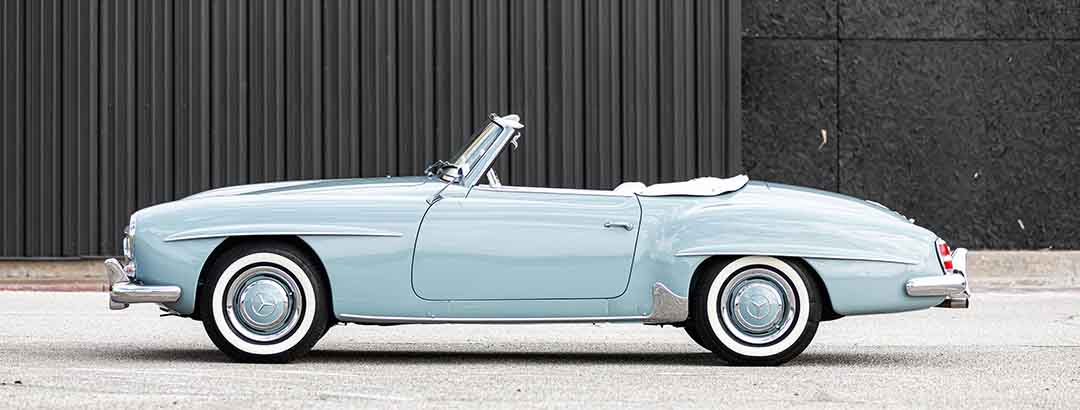 「プアマンズ300SL」でも約2430万円で落札！ コンクール受賞歴のあるメルセデス・ベンツ「190SL ロードスター」はいかにも50年代アメリカの雰囲気