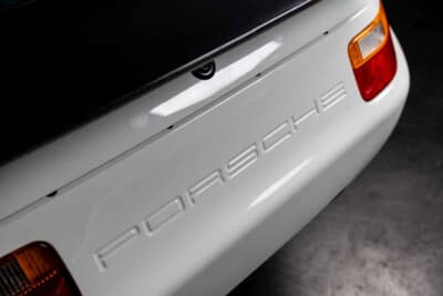 14万3750ユーロ(邦貨換算約2300万円)で落札されたポルシェ「928 S4 クラブスポーツ プロトタイプ」(C)Courtesy of RM Sotheby's