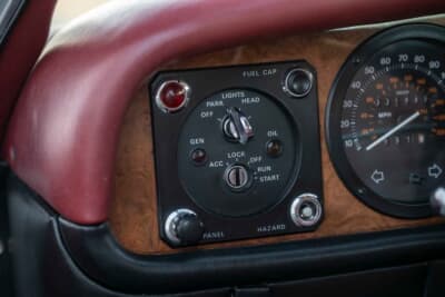 4万1440ドル（邦貨換算約620万円）で落札されたロールス・ロイス「カマルグ」（C）Bonhams