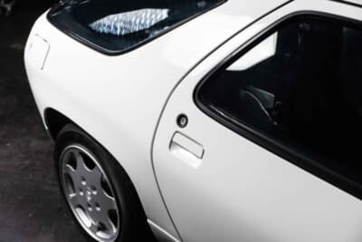 14万3750ユーロ(邦貨換算約2300万円)で落札されたポルシェ「928 S4 クラブスポーツ プロトタイプ」(C)Courtesy of RM Sotheby's