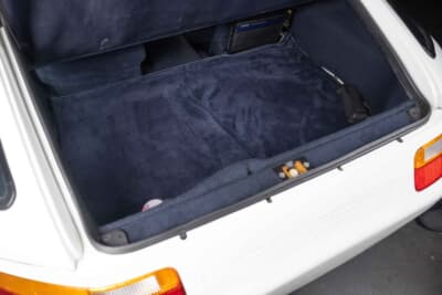 14万3750ユーロ(邦貨換算約2300万円)で落札されたポルシェ「928 S4 クラブスポーツ プロトタイプ」(C)Courtesy of RM Sotheby's