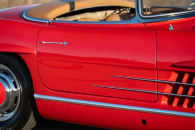 132万5000ドル（邦貨換算約2億670万円）で落札されたメルセデス・ベンツ「300SL ロードスター」（C）Courtesy of RM Sotheby's