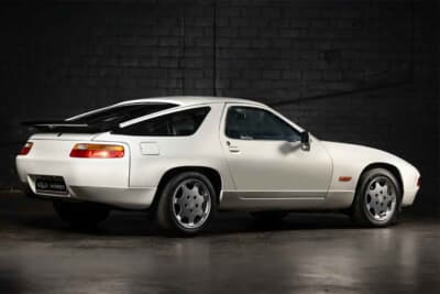 14万3750ユーロ(邦貨換算約2300万円)で落札されたポルシェ「928 S4 クラブスポーツ プロトタイプ」(C)Courtesy of RM Sotheby's