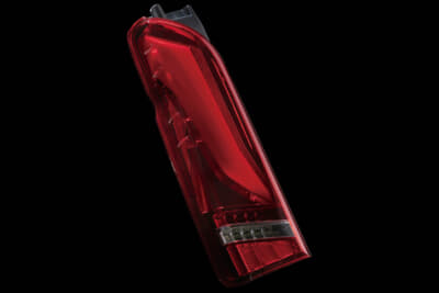 ジュエルLEDテールランプ ウルトラ オメガ：レッドレンズ／クローム