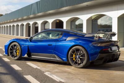 マセラティ GT2 ストラダーレ：車重は59kgの軽減。0-100km/h加速は2.8秒、最高速度は320km/hを超える