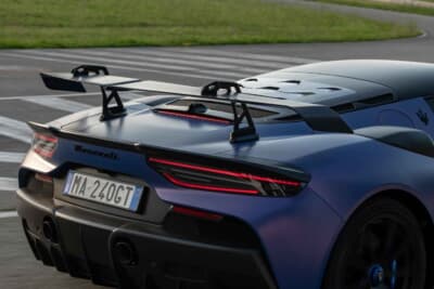 マセラティ GT2 ストラダーレ：大型のリアウイングは3段階に調整が可能となっている