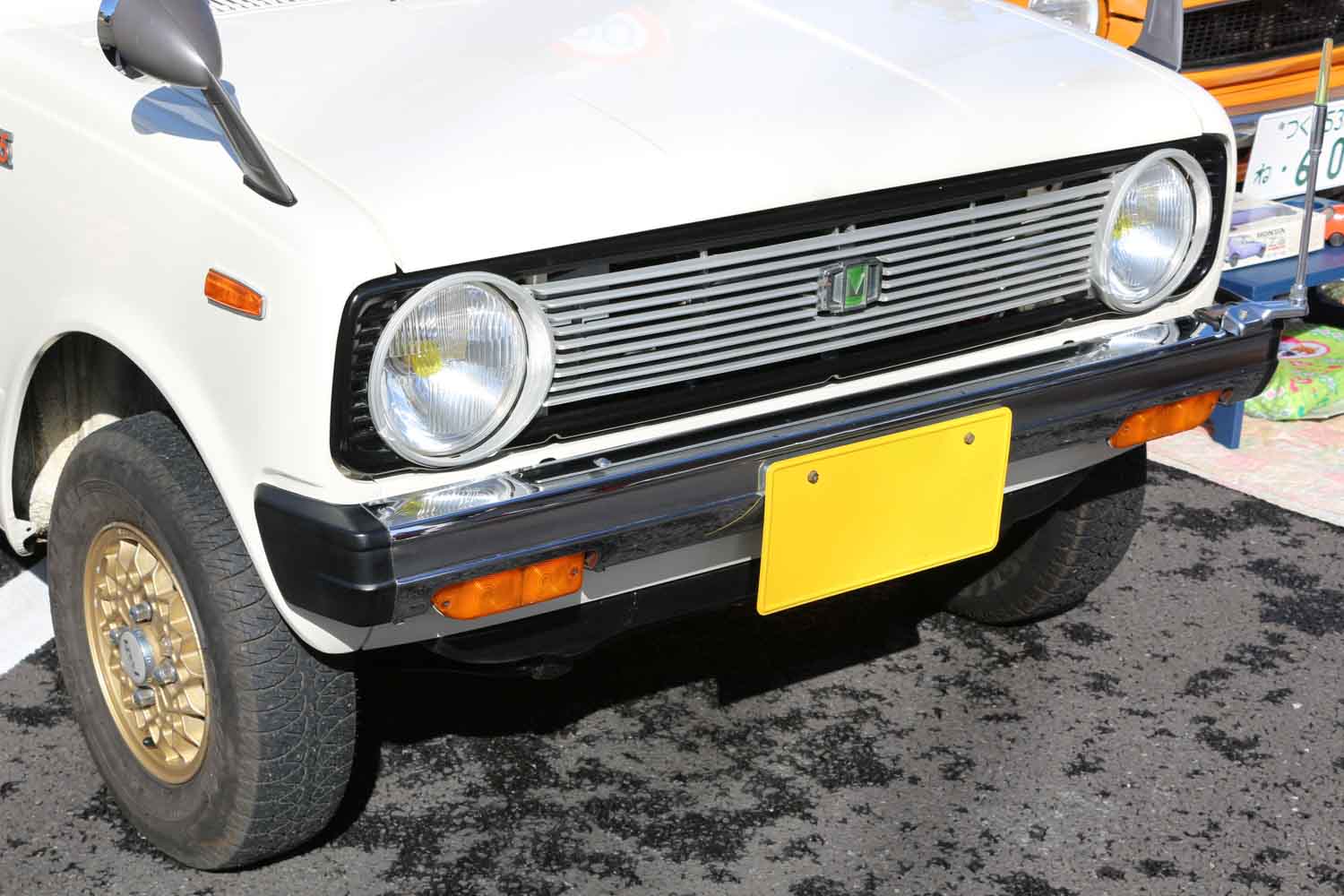 人生初の旧車は廃車された三菱「ミニカ55バン」！DIYで路上復帰させた