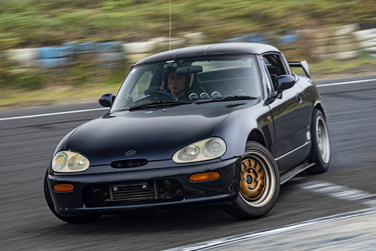 軽自動車でドリフトができる？ スズキ「カプチーノ」で華麗にドリフト