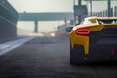 ランボルギーニ テメラリオ：テールライト、エキゾーストパイプなどに六角形のデザインが取り入れられた