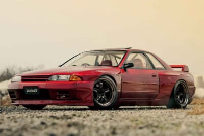 力強く骨太な5本スポークにピーナツ型のディンプルを加えた独創的なデザインはカスタム車両にも力負けすることなく、よく似合う。プレスドブラックカラーを足もとに添えるだけで悪な雰囲気に仕上がる