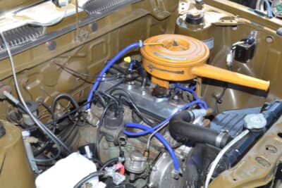 トヨタ カローラ1200デラックス：エンジンは1.2Lの直4OHVを搭載