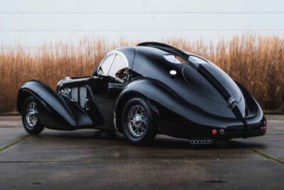9万ユーロ（邦貨換算約1450万）で落札されたブガッティ「T57SCクーペ・アトランティーク ジュニアカー」（C）Courtesy of RM Sotheby's