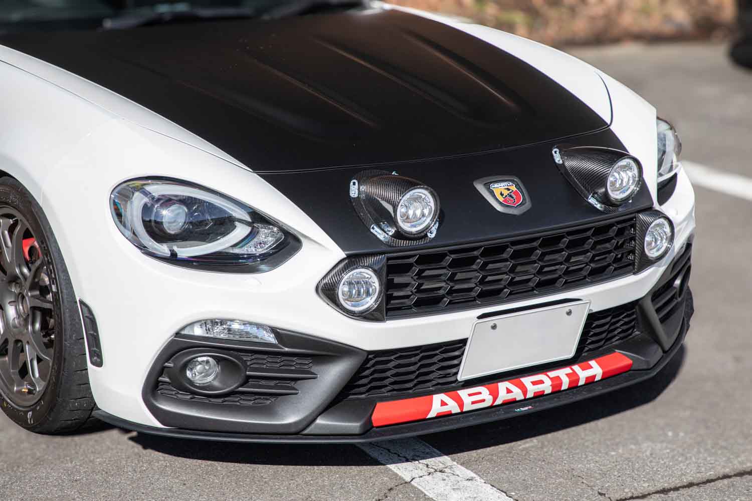 アバルト「124スパイダー」を楽しみ尽くす！ 日本に設定のなかった「GT