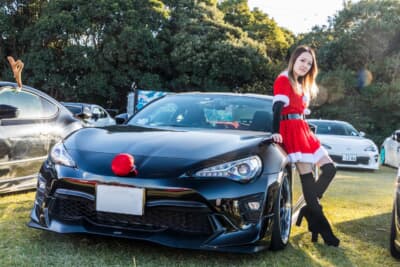 トヨタ86：取材したのがクリスマスミーティングということで、サンタさんの衣装で参加した“おまり”さん