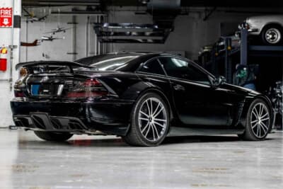 25万ドル〜35万ドル（邦貨換算約3730万円〜5220万円）で現在も販売中のメルセデス・ベンツ「SL65 AMG ブラックシリーズ」（C）Courtesy of RM Sotheby's