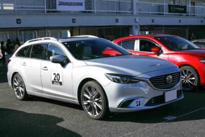 マツダ 3代目 アテンザワゴン:躍動感あるスタイリングが鼓動デザインの魅力