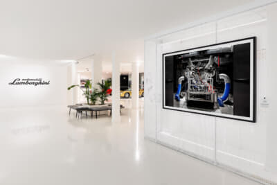 ランボルギーニミュージアムで写真展「The Industrial Perspective(産業的視点)」が開催中