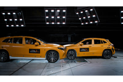 メルセデス・ベンツ EQAとEQS SUVによる最新クラッシュテスト