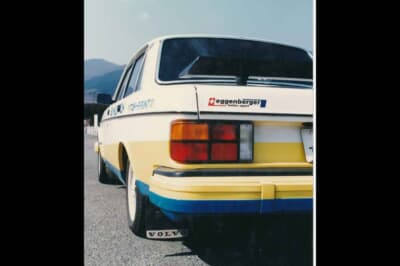 ボルボ 240：ステッカーは全てカッティングシート製