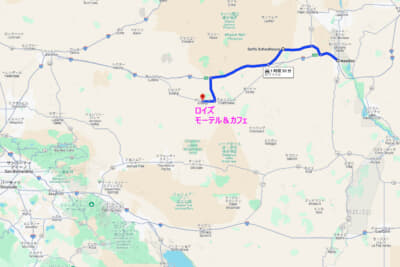 アリゾナ州との境に位置するニードルスの町から西のロイズ・モーテル＆カフェを目指す