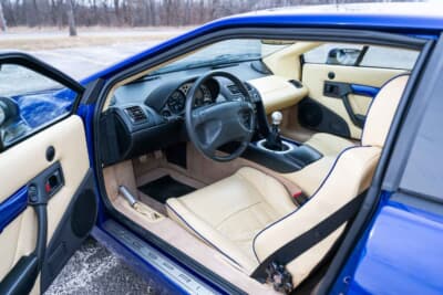 15万1200ドル（邦貨換算約2255万円）で落札されたロータス「エスプリV8」（C）Courtesy of RM Sotheby's