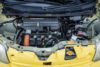 ダイハツ エッセ：通算で3機目となるエンジン。同じKF型エンジンでも年代によって中身は結構な違いがあるとのことだ