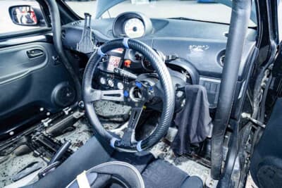 ダイハツ エッセ：追加メーターはエンジン回転数のみ。水温が安定しているのは分かっており不要だと判断