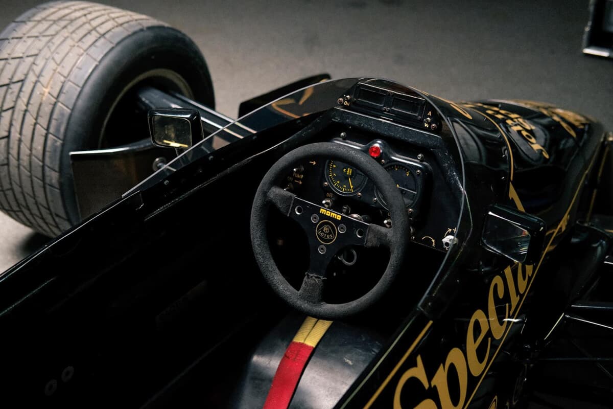 アイルトン・セナのF1初勝利を果たしたロータス「97T」が走った アイルトン・セナのF1初勝利を果たしたロータス「97T」が走った