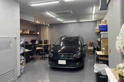 訪れるユーザーは20～60代と幅広く、クルマを乗り換えても再び同店にカスタムを依頼するリピーターが大半だという