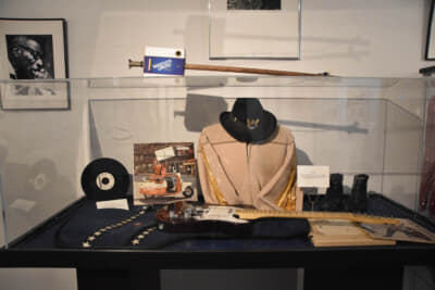 ミュージシャンごとに展示物がまとめられている。こちらはボー・ディトリー