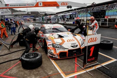 65周目には全車ドライタイヤに変更した