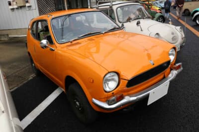 ホンダ Z600：輸出されたクルマが多く、左ハンドルが主役となるが、現車は英国輸出仕様として日本からイギリスに出荷された個体なので右ハンドルだ