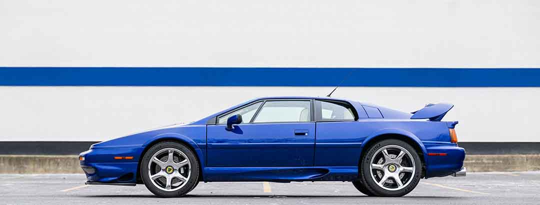 V8搭載「エスプリ」が2000万円オーバー！ ロータスもオークションマーケットでの価値が上がってきた!? 走行距離1万キロ以下の美車でした