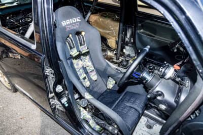 ダイハツ エッセ：フルバケットシートも知人から譲り受けた中古品。とにかくリーズナブルに仕上げている