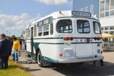 いすゞ BDX30：川崎航空機工業が車体を架装した