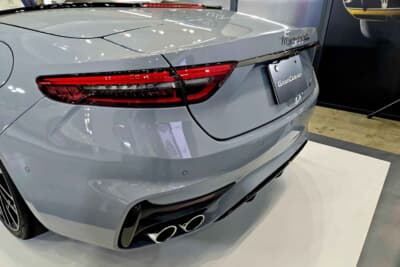 マセラティ グランカブリオ トロフェオ:自社開発による最高出力550psの革新的な「ネットゥーノ」V6ツインターボエンジンを搭載